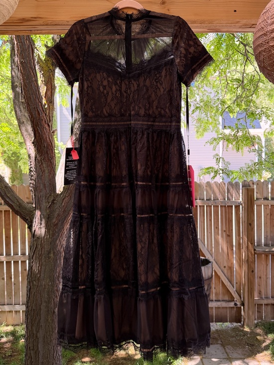 Dresses & Skirts - NWT Medium Elegant Short Sleeve Midi Lace Formal Cocktail Dress Black